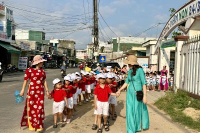 CÁC CHÁU 5,6 TUỔI THAM QUAN TRƯỜNG TIỂU HỌC SỐ 2 THỊ TRẤN CHÂU Ổ